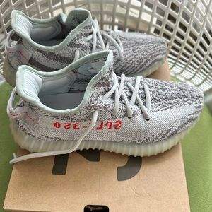 Yeezy Boost 350 V2